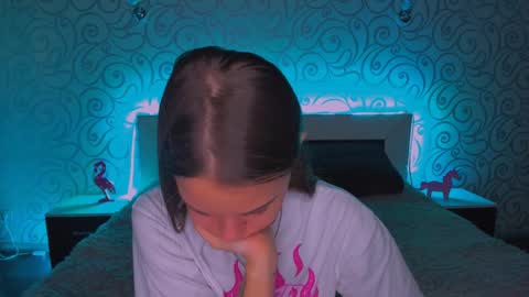 Snapshot of alexabarkley chatting on 12/11/24, 07:31 angel online show from 12/11/24, 07:31