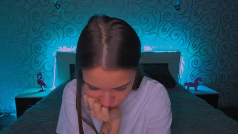 Snapshot of alexabarkley chatting on 12/12/24, 03:32 angel online show from 12/12/24, 03:32