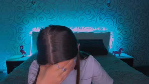 Snapshot of alexabarkley chatting on 12/15/24, 06:29 angel online show from 12/15/24, 06:29