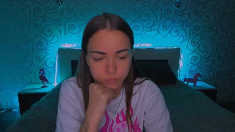 Snapshot of alexabarkley chatting on 12/16/24, 06:21 angel online show from 12/16/24, 06:21