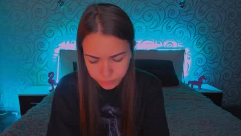 Snapshot of alexabarkley chatting on 12/18/24, 03:15 angel online show from 12/18/24, 03:15