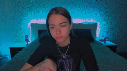 Snapshot of alexabarkley chatting on 12/18/24, 06:21 angel online show from 12/18/24, 06:21