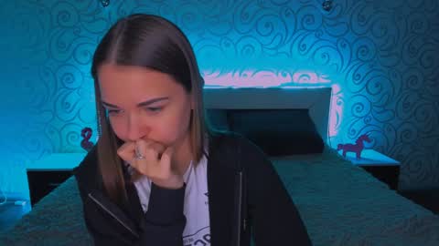 Snapshot of alexabarkley chatting on 12/19/24, 06:34 angel online show from 12/19/24, 06:34