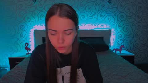 Snapshot of alexabarkley chatting on 12/20/24, 03:14 angel online show from 12/20/24, 03:14