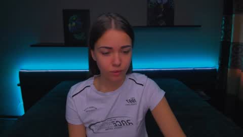 Snapshot of alexabarkley chatting on 12/24/24, 06:11 angel online show from 12/24/24, 06:11