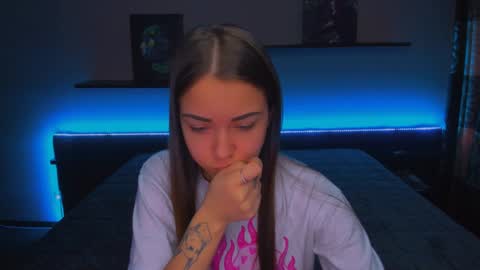 Snapshot of alexabarkley chatting on 01/13/25, 03:34 angel online show from 01/13/25, 03:34