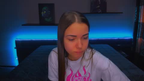 Snapshot of alexabarkley chatting on 01/13/25, 06:38 angel online show from 01/13/25, 06:38