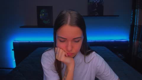 Snapshot of alexabarkley chatting on 01/14/25, 06:34 angel online show from 01/14/25, 06:34