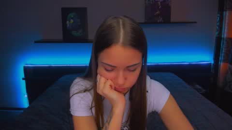 Snapshot of alexabarkley chatting on 01/16/25, 03:23 angel online show from 01/16/25, 03:23