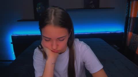 Snapshot of alexabarkley chatting on 01/21/25, 06:22 angel online show from 01/21/25, 06:22