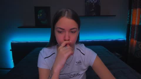 Snapshot of alexabarkley chatting on 01/28/25, 03:15 angel online show from 01/28/25, 03:15