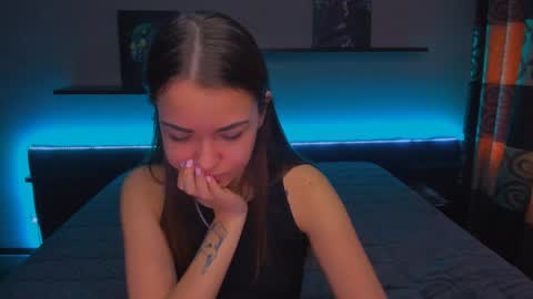 Snapshot of alexabarkley chatting on 01/29/25, 03:12 angel online show from 01/29/25, 03:12