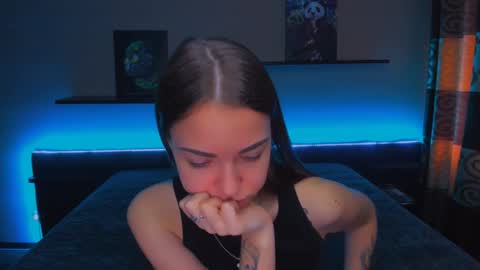 Snapshot of alexabarkley chatting on 02/05/25, 06:13 angel online show from 02/05/25, 06:13