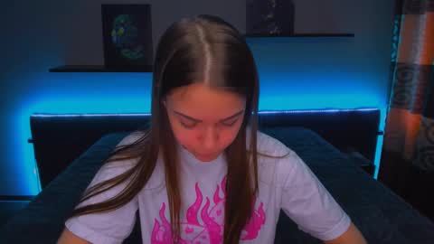 Snapshot of alexabarkley chatting on 02/10/25, 03:13 angel online show from 02/10/25, 03:13