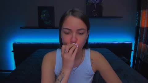 Snapshot of alexabarkley chatting on 02/18/25, 06:37 angel online show from 02/18/25, 06:37