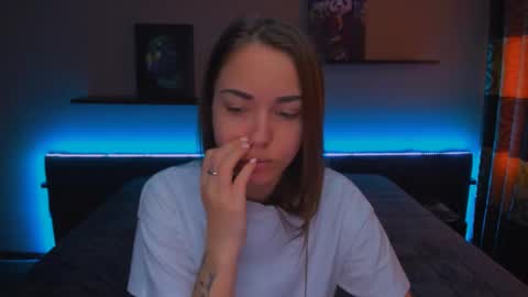 Snapshot of alexabarkley chatting on 02/19/25, 03:28 angel online show from 02/19/25, 03:28