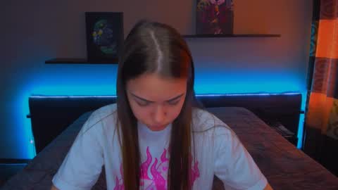 Snapshot of alexabarkley chatting on 02/20/25, 03:12 angel online show from 02/20/25, 03:12