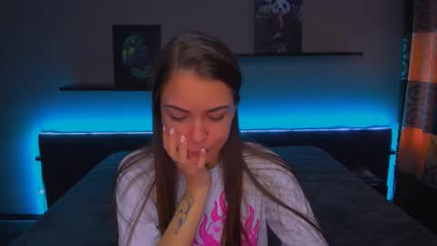 Snapshot of alexabarkley chatting on 02/24/25, 03:12 angel online show from 02/24/25, 03:12