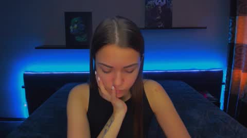 Snapshot of alexabarkley chatting on 02/26/25, 06:26 angel online show from 02/26/25, 06:26