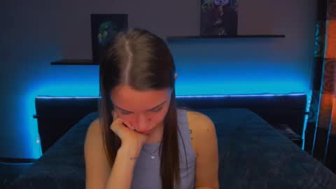 Snapshot of alexabarkley chatting on 03/07/25, 06:57 angel online show from 03/07/25, 06:57