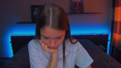 Snapshot of alexabarkley chatting on 03/11/25, 03:16 angel online show from 03/11/25, 03:16