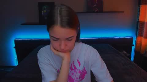 Snapshot of alexabarkley chatting on 03/12/25, 03:13 angel online show from 03/12/25, 03:13