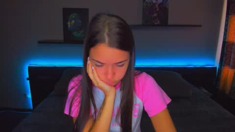 Snapshot of alexabarkley chatting on 09/11/25, 12:22 angel online show from 09/11/25, 12:22