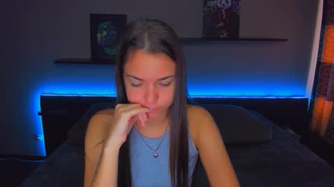 Snapshot of alexabarkley chatting on 09/12/25, 12:22 angel online show from 09/12/25, 12:22