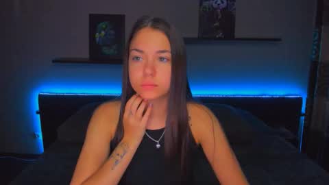 Snapshot of alexabarkley chatting on 09/29/25, 12:16 angel online show from 09/29/25, 12:16