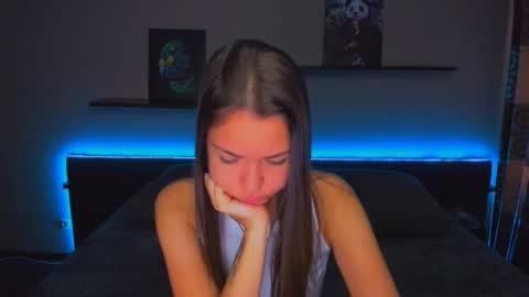 Snapshot of alexabarkley chatting on 09/30/25, 12:26 angel online show from 09/30/25, 12:26