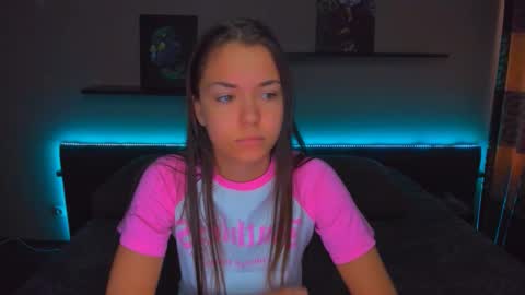 Snapshot of alexabarkley chatting on 10/08/25, 12:30 angel online show from 10/08/25, 12:30