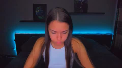 Snapshot of alexabarkley chatting on 10/10/25, 12:20 angel online show from 10/10/25, 12:20