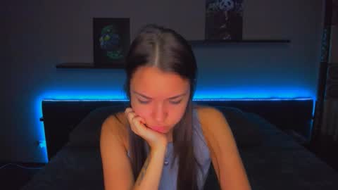 Snapshot of alexabarkley chatting on 10/13/25, 12:21 angel online show from 10/13/25, 12:21