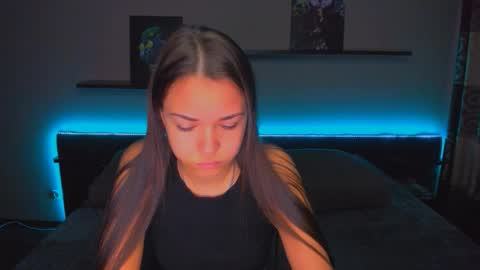 Snapshot of alexabarkley chatting on 10/15/25, 12:11 angel online show from 10/15/25, 12:11