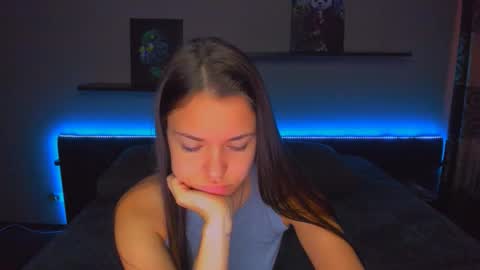 Snapshot of alexabarkley chatting on 10/21/25, 12:22 angel online show from 10/21/25, 12:22