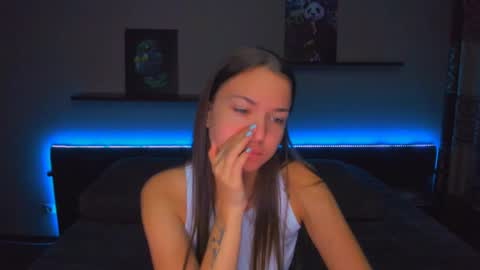 Snapshot of alexabarkley chatting on 10/27/25, 12:15 angel online show from 10/27/25, 12:15