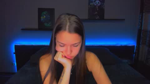 Snapshot of alexabarkley chatting on 11/03/25, 12:46 angel online show from 11/03/25, 12:46