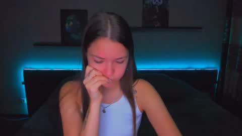 Snapshot of alexabarkley chatting on 11/10/25, 12:20 angel online show from 11/10/25, 12:20