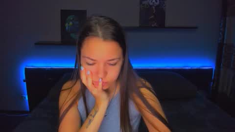 Snapshot of alexabarkley chatting on 11/11/25, 12:21 angel online show from 11/11/25, 12:21