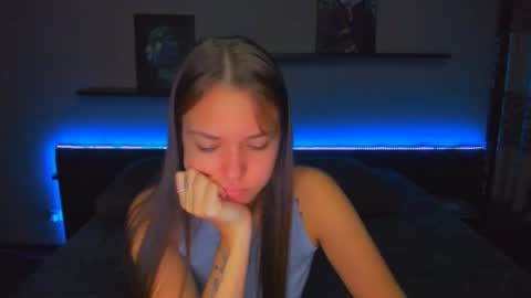 Snapshot of alexabarkley chatting on 12/19/25, 12:28 angel online show from 12/19/25, 12:28