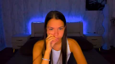 Snapshot of alexabarkley chatting on 07/13/26, 12:24 angel online show from 07/13/26, 12:24
