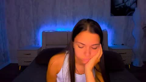 Snapshot of alexabarkley chatting on 07/16/26, 01:11 angel online show from 07/16/26, 01:11