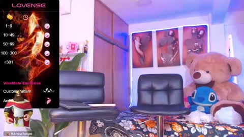 Snapshot of alexafoxxy01 chatting on 11/06/25, 09:48 alexafoxxy01 online show from 11/06/25, 09:48