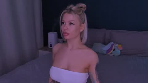 Snapshot of alexamason chatting on 01/24/25, 04:37 Alexa Mason online show from 01/24/25, 04:37