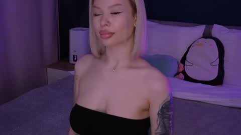 Snapshot of alexamason chatting on 02/16/25, 12:30 Alexa Mason online show from 02/16/25, 12:30