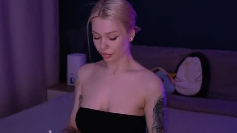 Snapshot of alexamason chatting on 03/07/25, 01:42 Alexa Mason online show from 03/07/25, 01:42