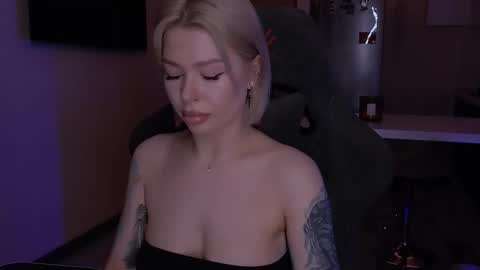 Snapshot of alexamason chatting on 11/23/25, 02:11 Alexa Mason online show from 11/23/25, 02:11