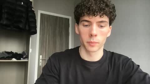 Snapshot of alexander0_ chatting on 02/18/26, 05:14 Alexander online show from 02/18/26, 05:14