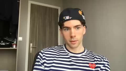 Snapshot of alexander0_ chatting on 02/25/26, 07:18 Alexander online show from 02/25/26, 07:18