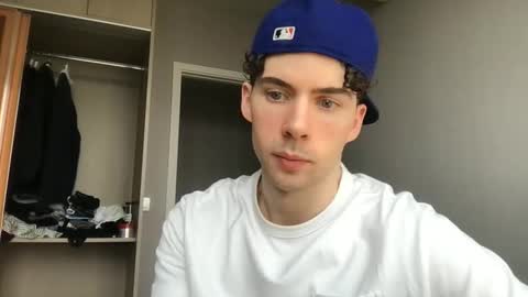 Snapshot of alexander0_ chatting on 02/27/26, 08:03 Alexander online show from 02/27/26, 08:03